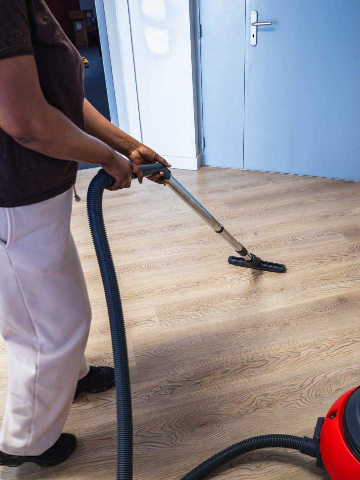 Nettoyage espace travail Clermont-Ferrand 